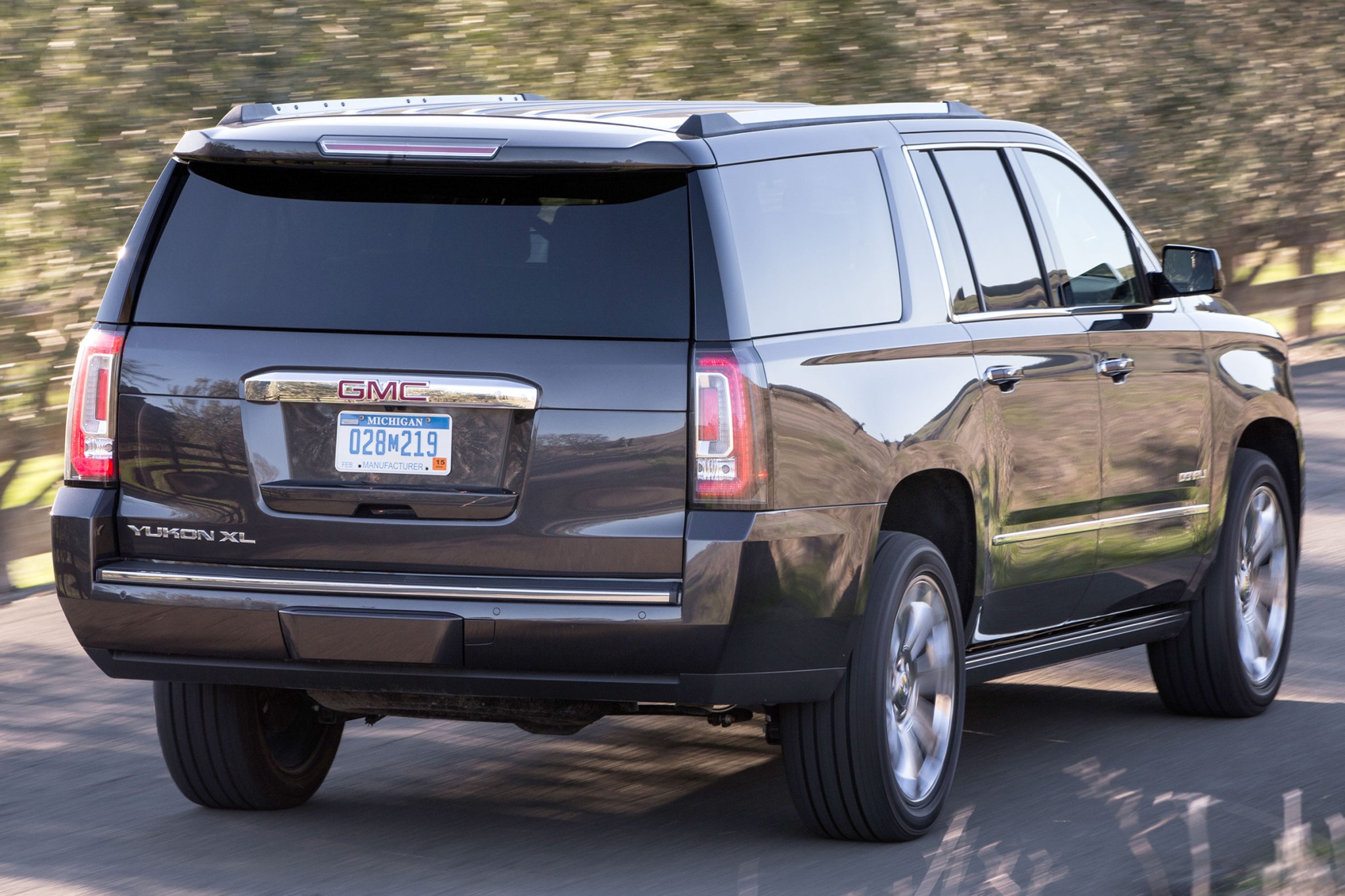 2016 GMC Yukon XL VINs, Configurations, MSRP & Specs AutoDetective